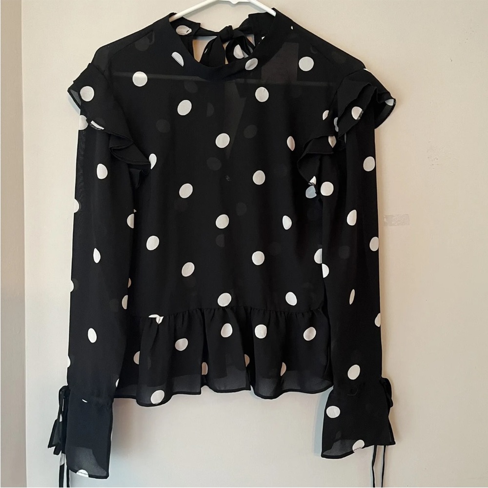 Free Generation LA Sz Medium NWT Black White Polka Dots Ties at aBack of Neck